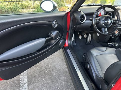 Used 2011 MINI Cooper S image 24