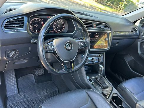 Used 2018 Volkswagen Tiguan SEL Premium image 48