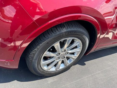 Used 2019 Buick Envision Essence FWD image 4