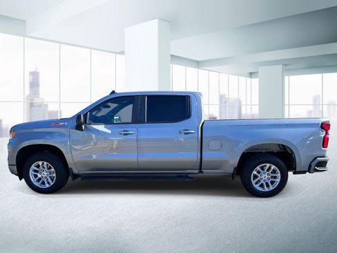 Used 2023 Chevrolet Silverado 1500 RST w/ Z71 Off-Road Package AWD/4WD image 2