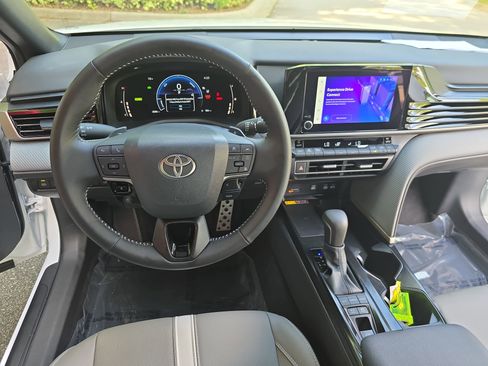 Used 2026 Toyota Camry SE FWD image 15