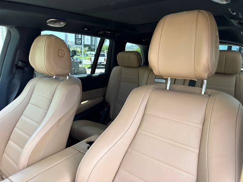 Used 2025 Mercedes-Benz GLS 580 4MATIC image 25