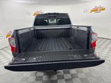 Used 2018 Nissan Titan SV w/ SV Convenience Package image 5