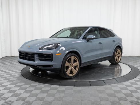 Certified 2024 Porsche Cayenne Coupe AWD/4WD image 1