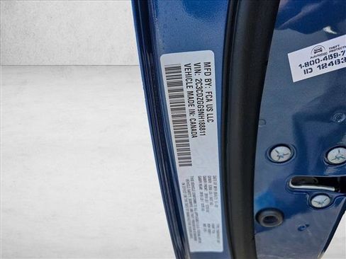 Used 2022 Dodge Challenger SXT image 23