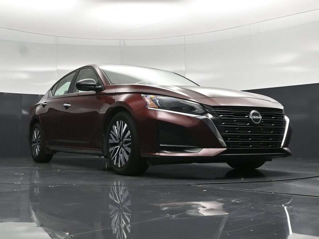 Used 2024 Nissan Altima 2.5 SV FWD image 45