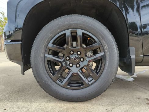 Certified 2024 Chevrolet Silverado 1500 Custom RWD image 25