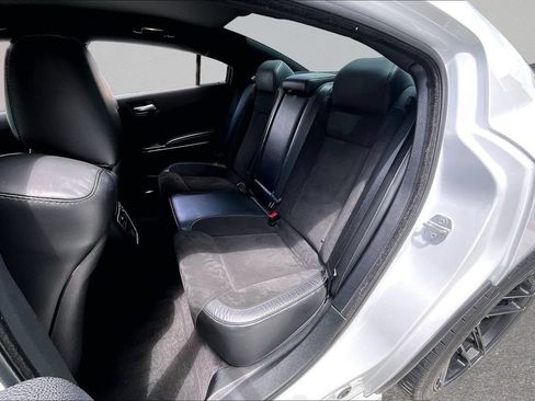 Used 2018 Dodge Charger R/T Scat Pack RWD image 22