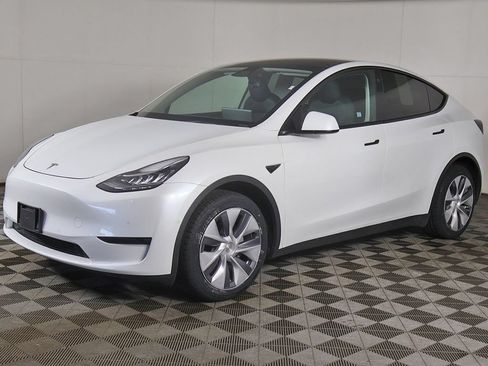 Used 2022 Tesla Model Y Long Range AWD/4WD image 12