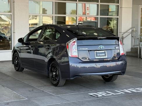 Used 2015 Toyota Prius Two image 9