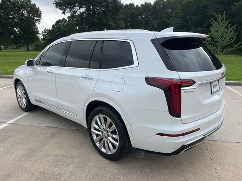 Used 2020 Cadillac XT6 Premium Luxury FWD image 3