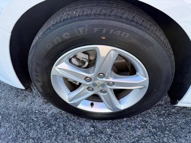 Used 2024 Chevrolet Malibu LS FWD image 8
