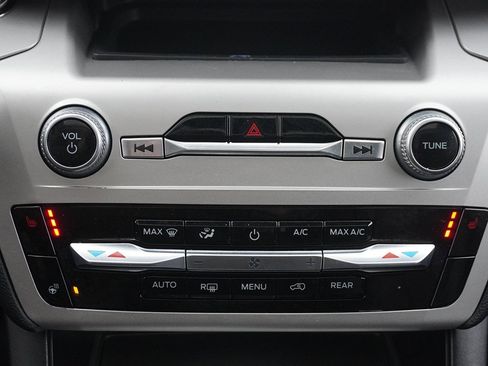 Used 2022 Ford Explorer XLT w/ Equipment Group 202A image 56