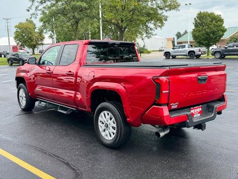 Certified 2025 Toyota Tacoma SR5 AWD/4WD image 3