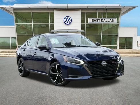 Used 2024 Nissan Altima 2.5 SR FWD image 1