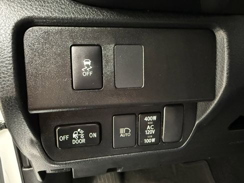 Used 2021 Toyota Tacoma TRD Sport image 16