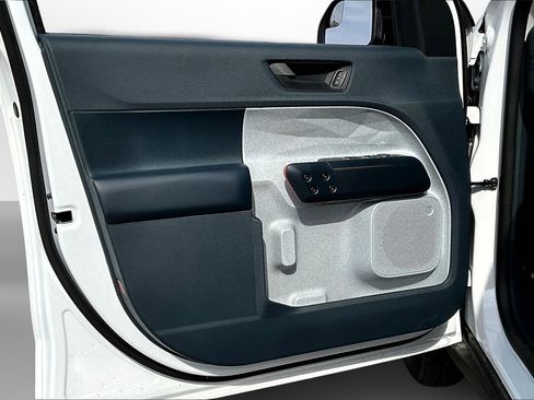 Used 2024 Ford Maverick XLT image 24