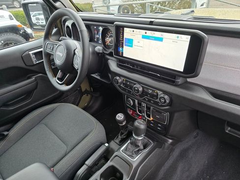 New 2025 Jeep Gladiator Willys image 13