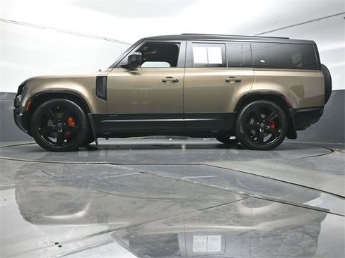 Used 2024 Land Rover Defender 130 X image 36