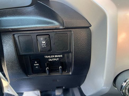 Used 2018 Toyota Tundra SR5 image 38