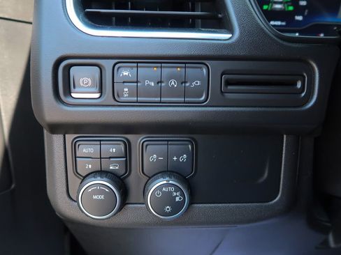 Used 2022 Chevrolet Tahoe LT AWD/4WD image 29