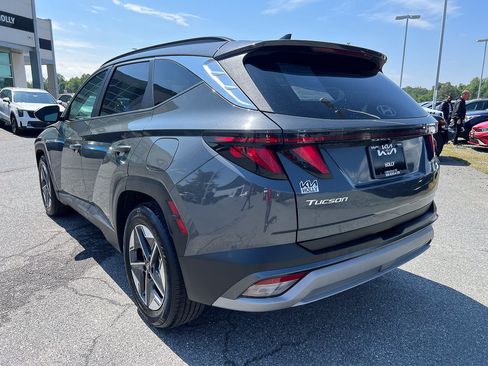 Used 2025 Hyundai Tucson SEL FWD image 3