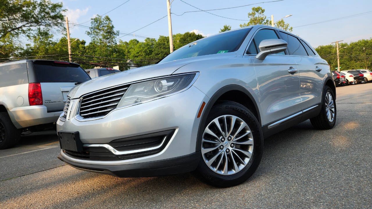 Used 2016 Lincoln MKX Select w/ Select Plus Package AWD/4WD image 2
