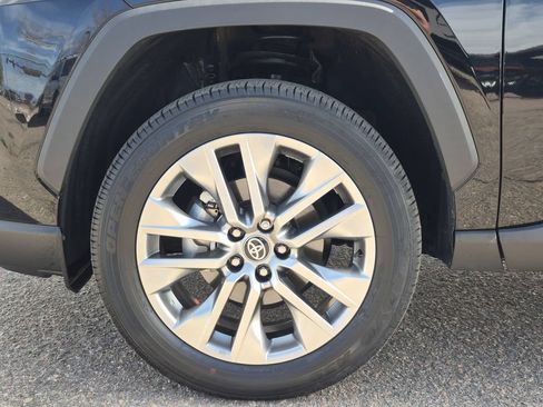 Used 2024 Toyota RAV4 XLE Premium AWD/4WD image 19