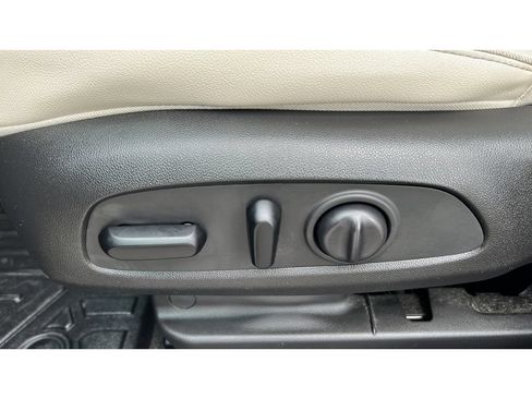 Certified 2020 Buick Encore GX Preferred w/ Cold Weather Comfort Package AWD/4WD image 25