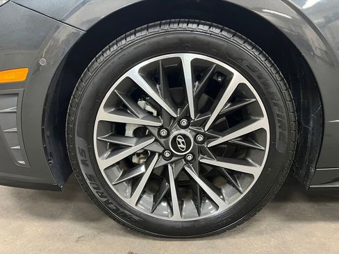 Used 2022 Hyundai Sonata Limited image 17