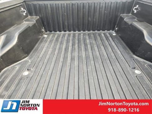 Used 2022 Toyota Tacoma SR5 RWD image 32