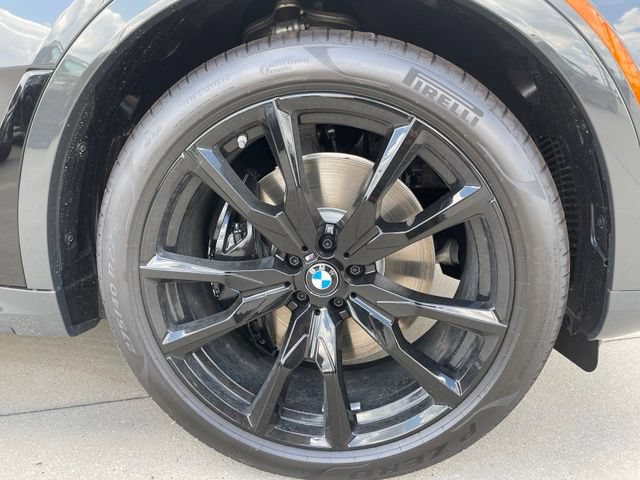 Used 2027 BMW X7 xDrive40i w/ M Sport Package AWD/4WD image 6