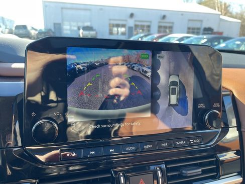 New 2025 Nissan Pathfinder Platinum w/ Cargo Package image 9