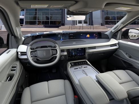 New 2026 Lincoln Navigator L Reserve AWD/4WD image 9