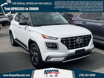 Used 2023 Hyundai Venue Limited w/ Cargo Package