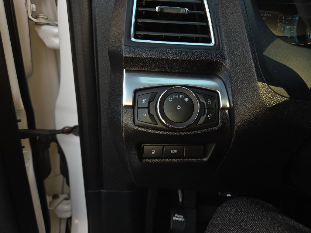 Used 2019 Ford Explorer Limited w/ Ford Safe & Smart Package AWD/4WD image 14