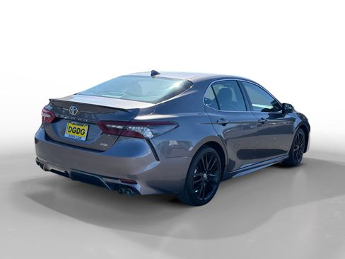Used 2024 Toyota Camry XSE FWD image 5