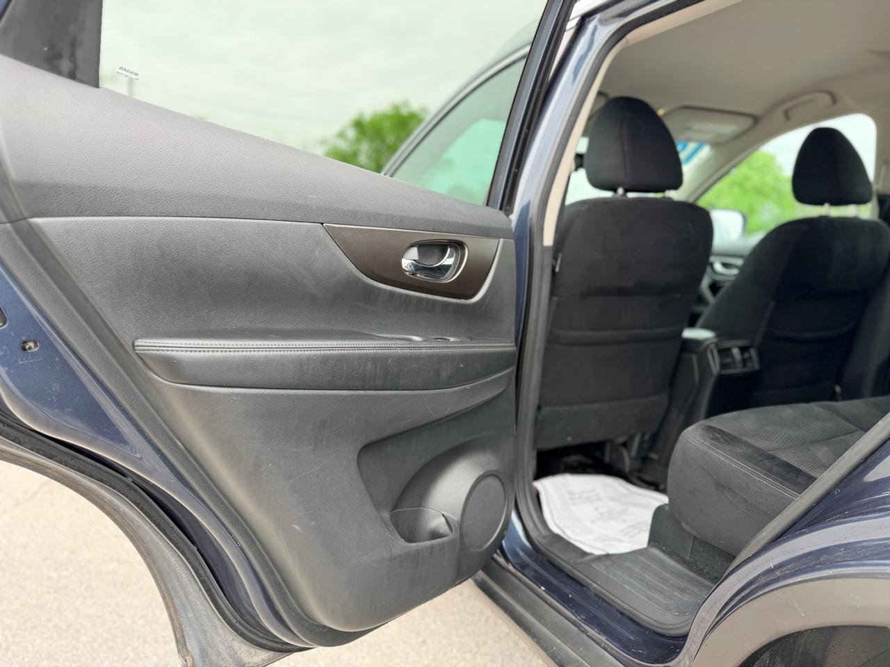 Used 2014 Nissan Rogue SV FWD image 13