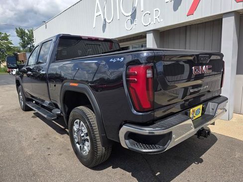 Used 2024 GMC Sierra 2500 SLT w/ SLT Premium Package AWD/4WD image 5