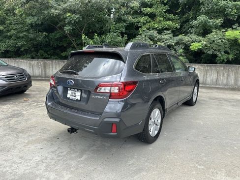 Used 2018 Subaru Outback 2.5i Premium AWD/4WD image 6