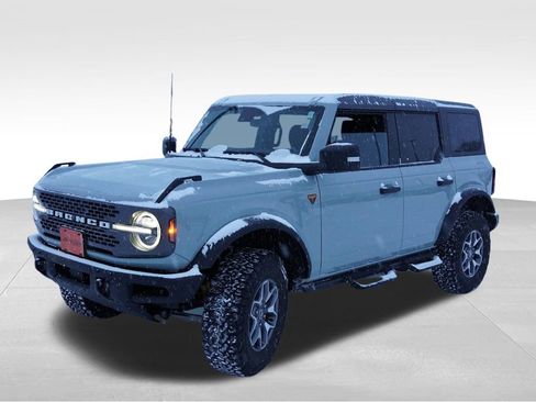 Used 2024 Ford Bronco Badlands image 11