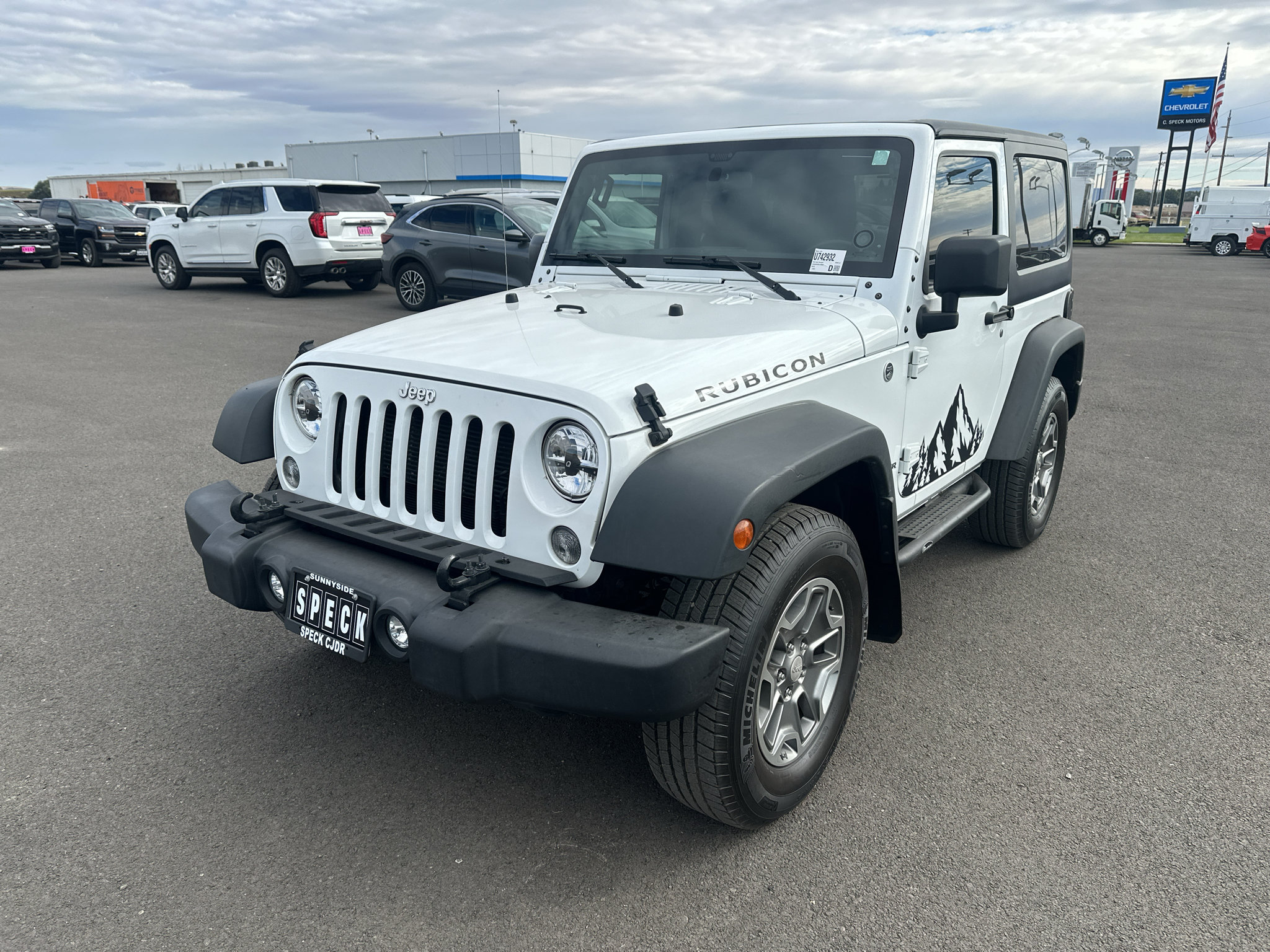 Used 2015 Jeep Wrangler Rubicon w/ Connectivity Group AWD/4WD image 1