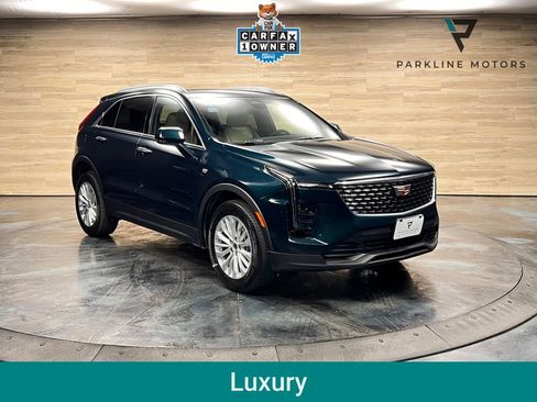 Used 2024 Cadillac XT4 Luxury w/ Cold Weather Package FWD image 1