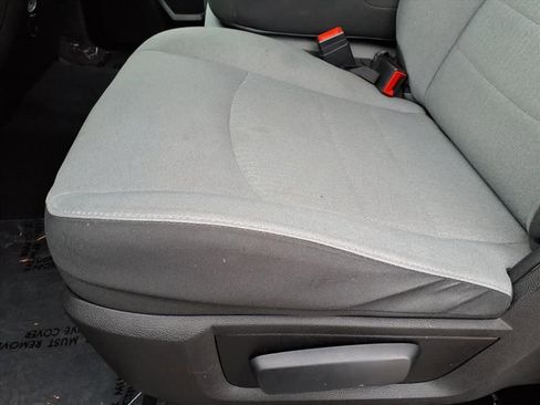 Used 2022 RAM 1500 Classic SLT image 16