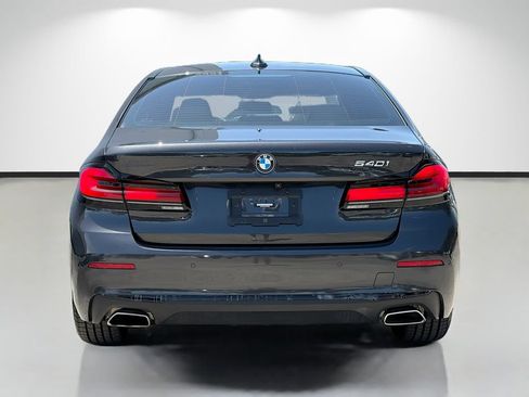 Used 2023 BMW 540i w/ Premium Package RWD image 4