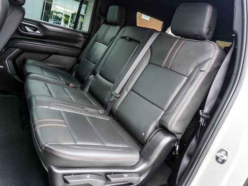 Used 2024 Chevrolet Suburban RST RWD image 8