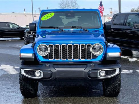 Certified 2025 Jeep Wrangler Sahara image 3