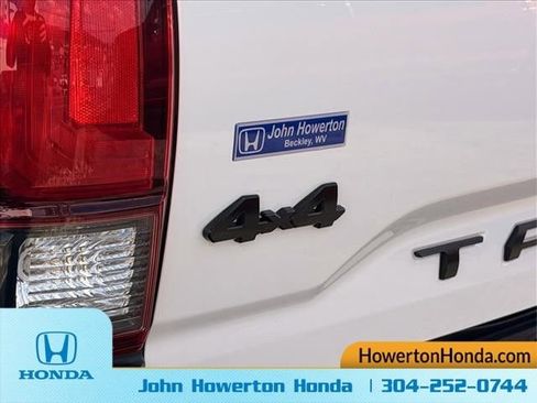 Used 2022 Toyota Tacoma SR AWD/4WD image 11