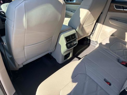 New 2026 Volkswagen Atlas SE image 14