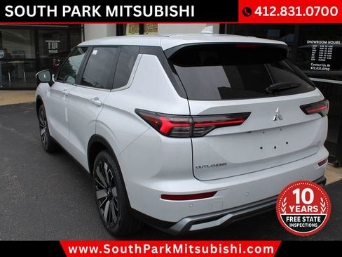 New 2025 Mitsubishi Outlander SE image 7